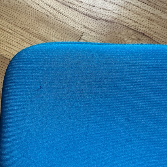 Incase laptop case - Picture 4 of 5